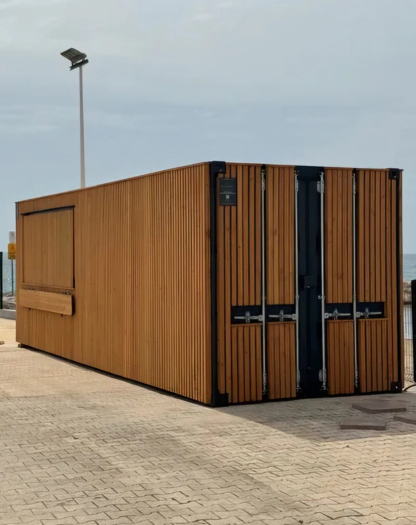 Quiosco Contenedor 40 Pies (12m) – Área de Ventas y Oficina